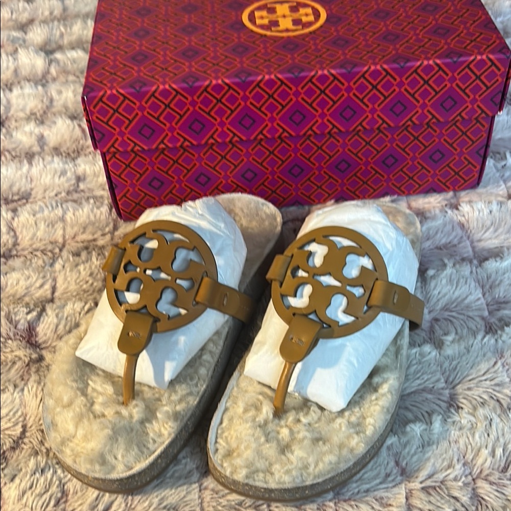Tory Burch Tan Sandals Classic Thong Style - Picture 7 of 7